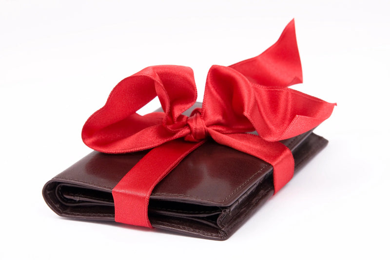 Best Leather Type for Wallets — leather wallet gift guide for men | Bull Sheath Leather