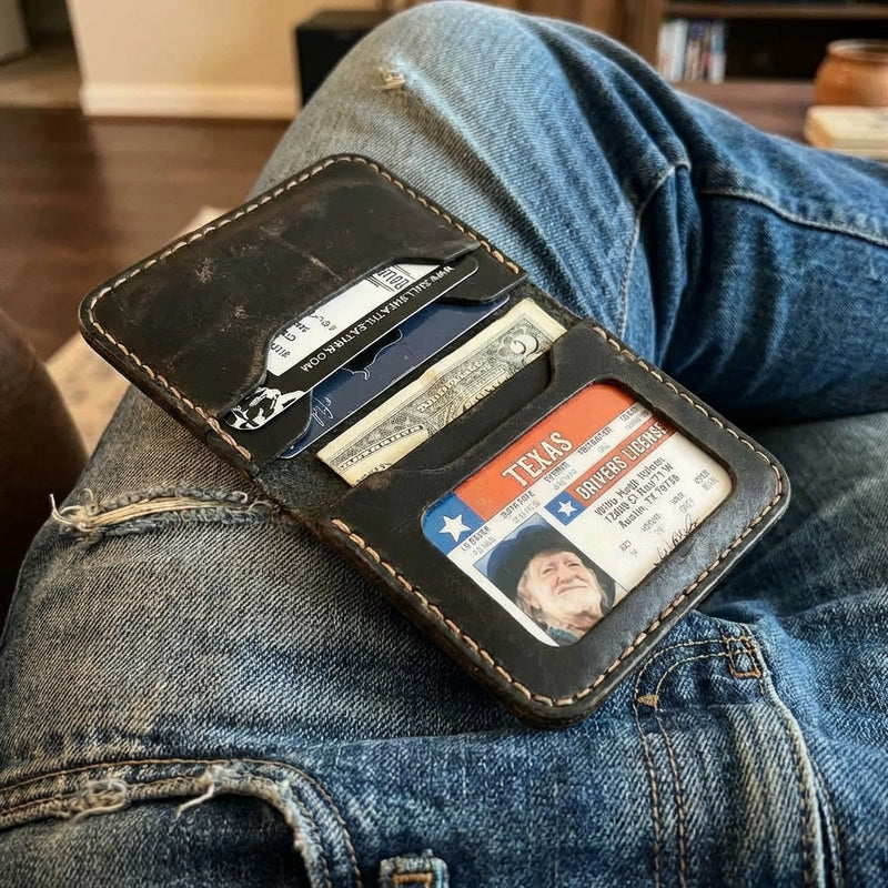 Slim Wallet vs. Traditional Wallet: Which Is Right for You?